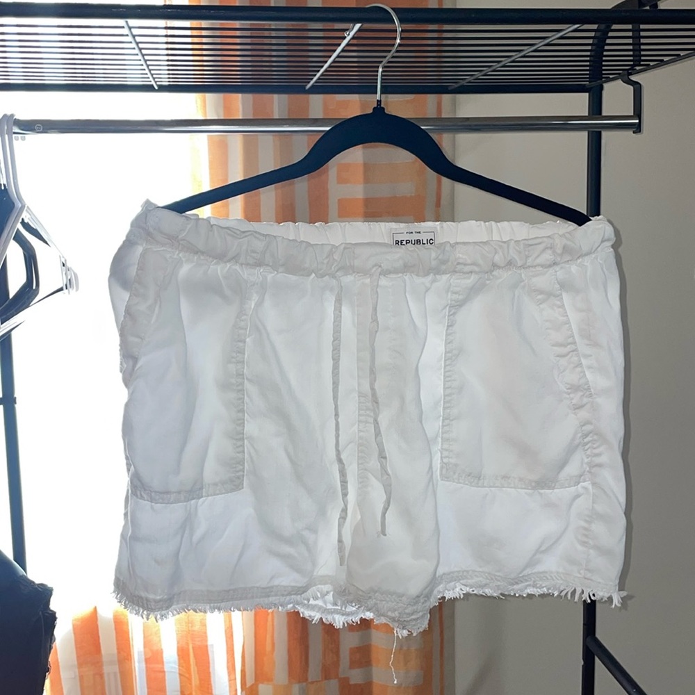 For the Republic White Shorts L